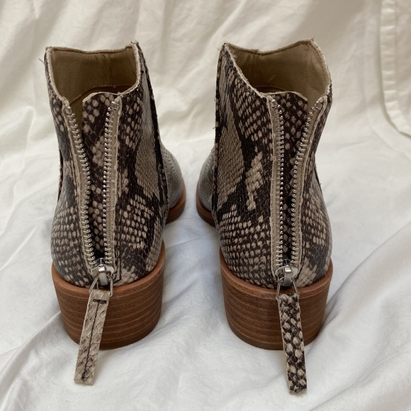 Women’s Dolce Vita faux snakeskin ankle booties. Style: TAVIN. Size 8M. Like new - Picture 13 of 14